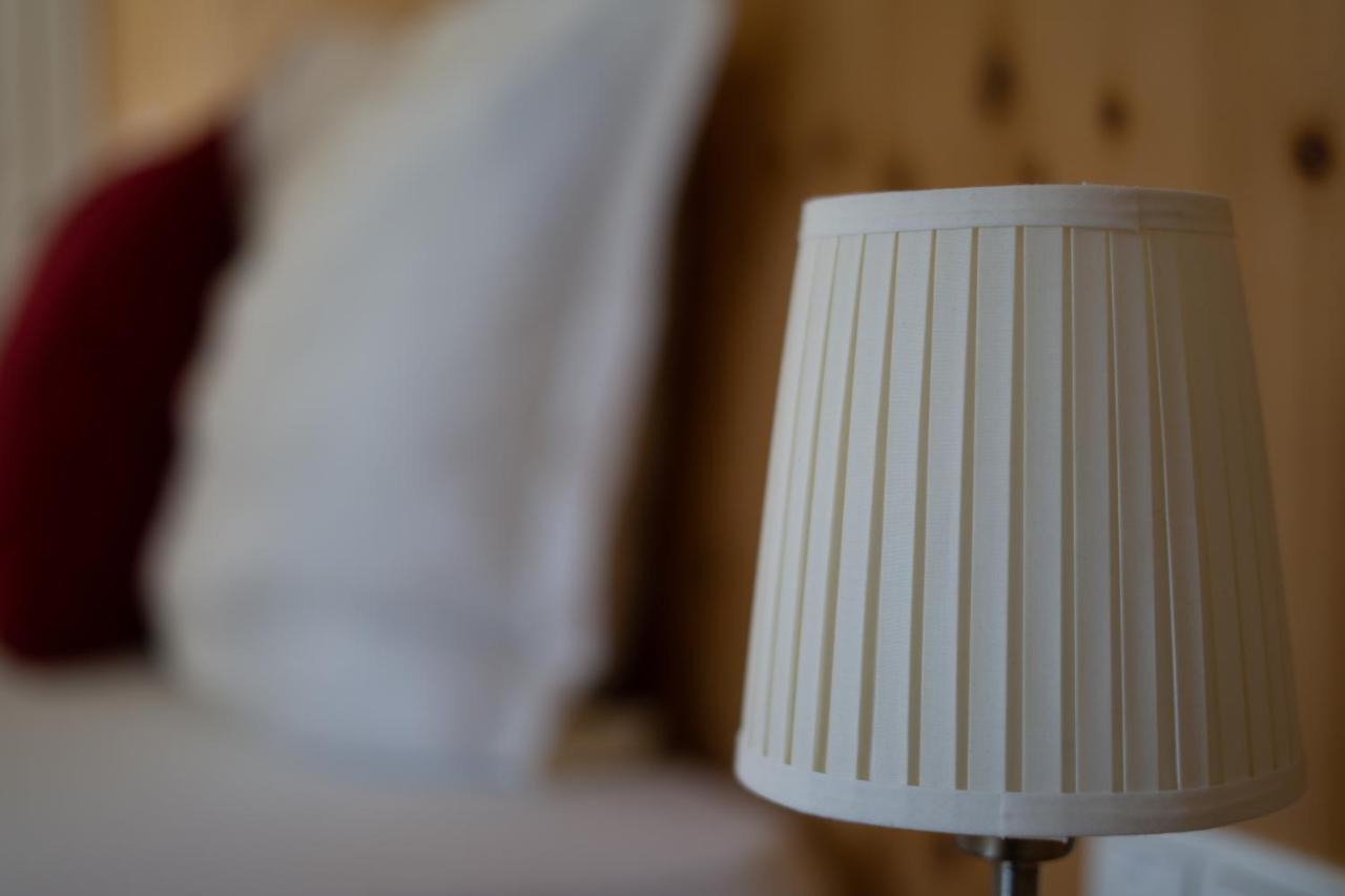Hotel Zum Riesen Historic Refugium Laces Esterno foto